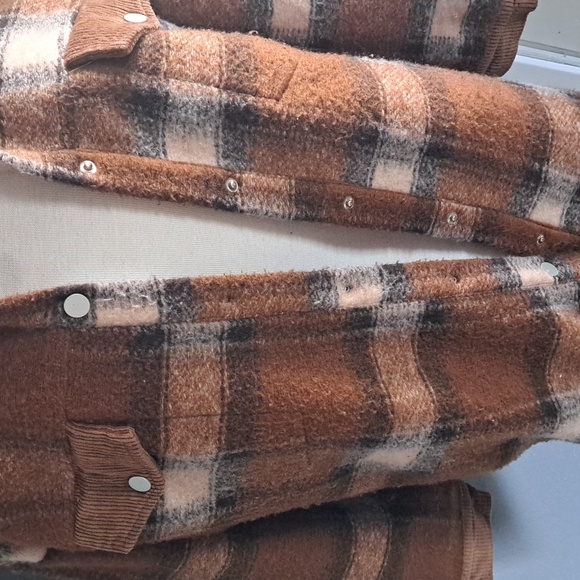 VICI Flannel Shacket - Picture 2 of 7